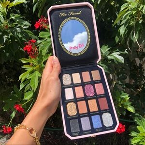 Too faced pretty rich eyeshadow palette